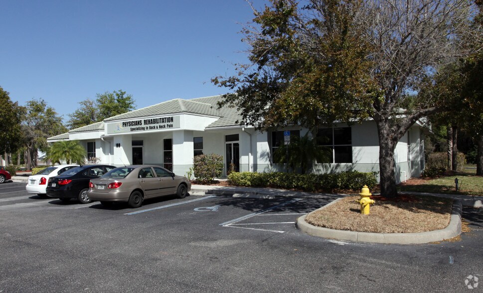 6150 Diamond Centre Ct, Fort Myers, FL à vendre - Photo de l’immeuble – Image 2 sur 6