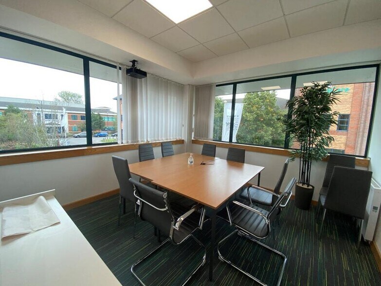 Harry Weston Rd, Coventry à louer - Photo de l’immeuble – Image 3 sur 12