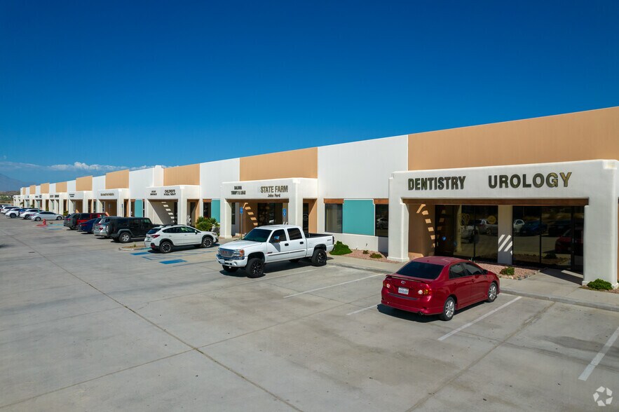 79440 Corporate Center Dr, La Quinta, CA à louer - Photo de l’immeuble – Image 3 sur 6
