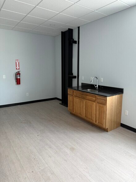 2418 Cruzen St, Nashville, TN à louer - Photo de l’immeuble – Image 2 sur 7