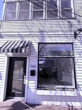 2182-2184 Wealthy St SE, Grand Rapids, MI à louer Photo intérieure– Image 2 sur 14