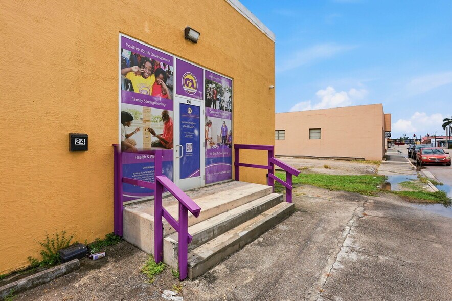 24 SW Ave B, Belle Glade, FL à vendre - Photo de l’immeuble – Image 2 sur 6