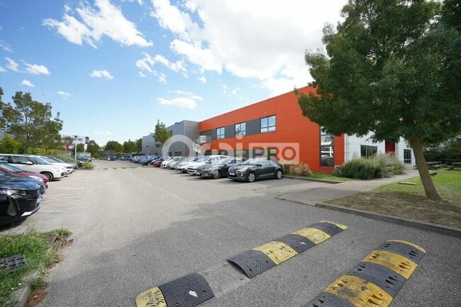 Plus de détails pour 279 Allée Jacques Monod, Saint-Priest - Local d’activités à vendre