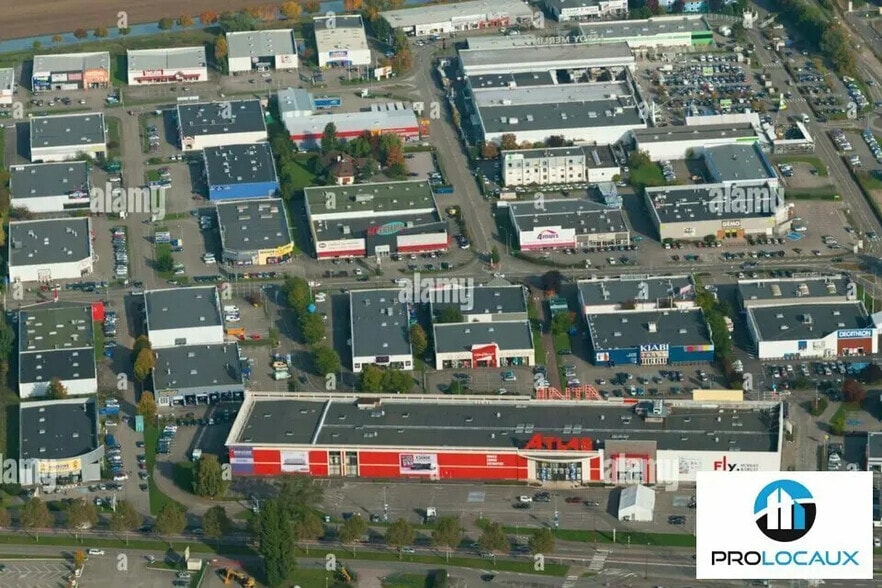 Local commercial dans Cherbourg-en-Cotentin à vendre - Photo de l’immeuble – Image 1 sur 1