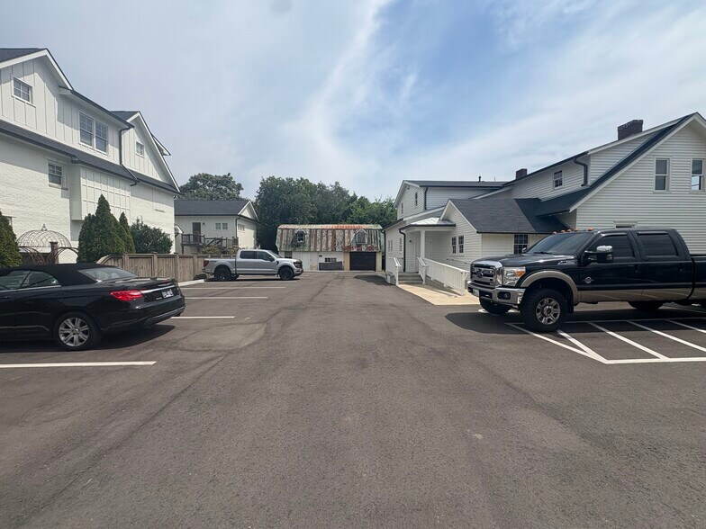 264 Natchez St, Franklin, TN à louer - Photo de l’immeuble – Image 3 sur 14