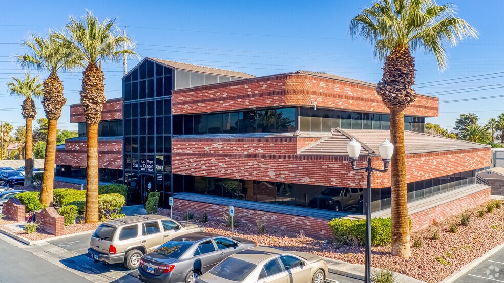 4488 S Pecos Rd, Las Vegas, NV à louer - Photo principale – Image 1 sur 13