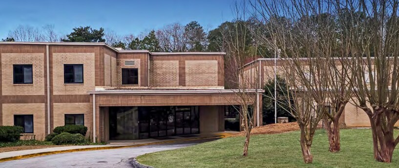 6015 Old Stone Mountain Rd, Stone Mountain, GA à louer Photo de l’immeuble– Image 1 sur 3