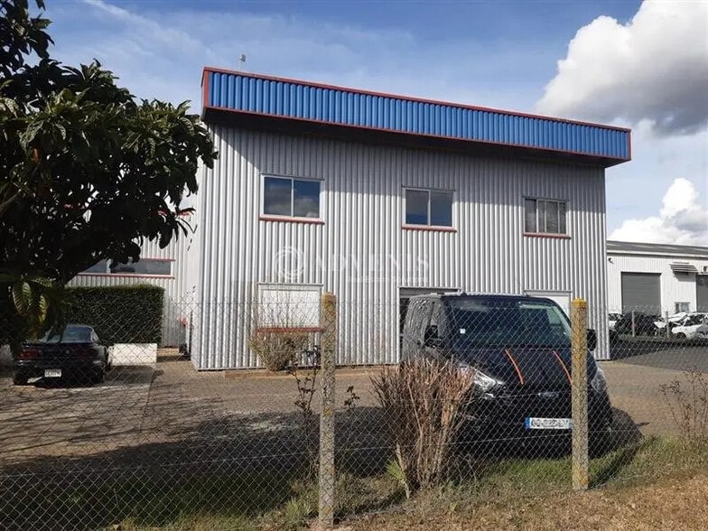 Local d'activités dans Pocé-sur-Cisse à vendre - Photo de l’immeuble – Image 2 sur 2
