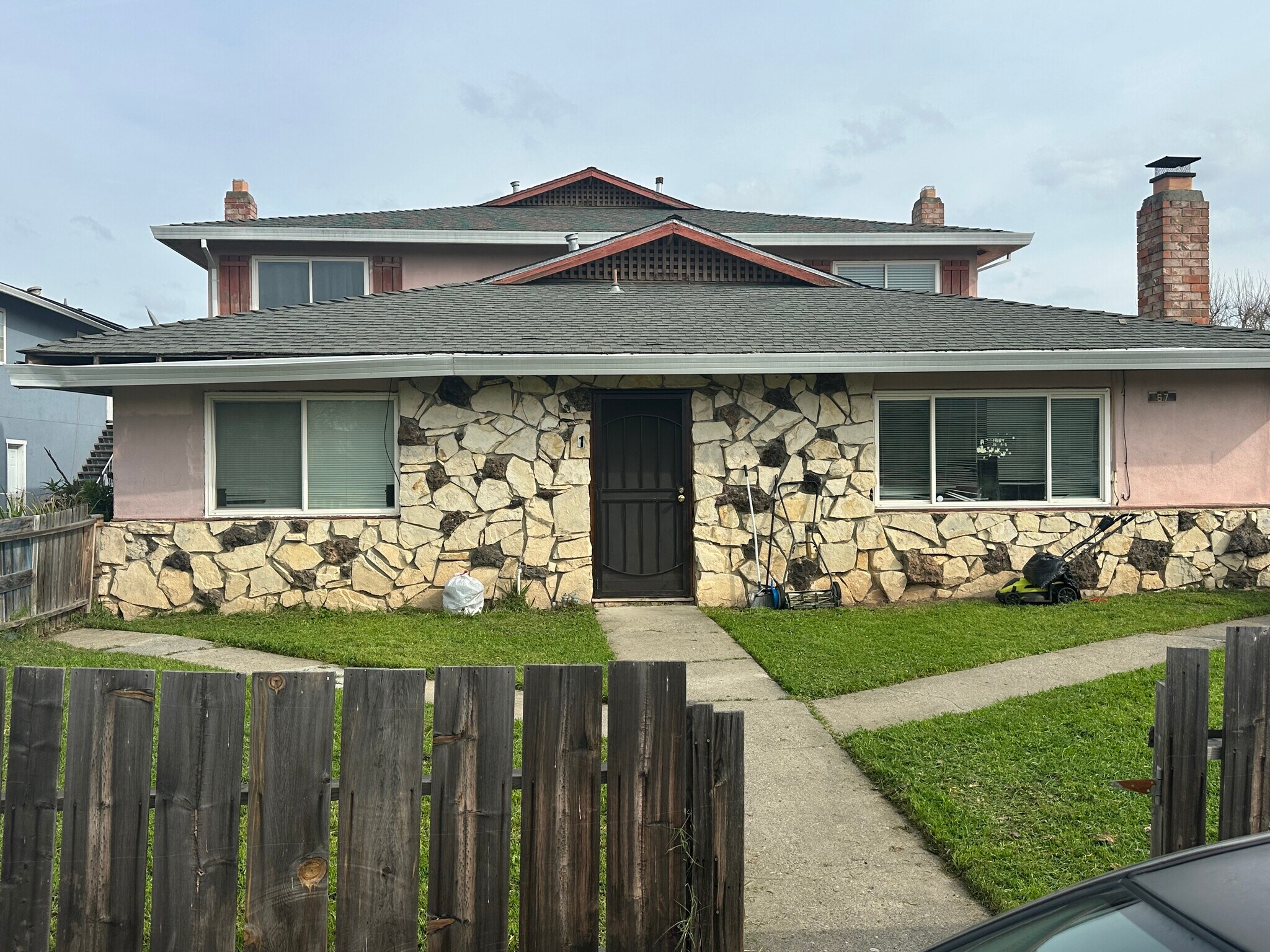 67 Nedra Ct, Sacramento, CA à vendre Photo de l’immeuble– Image 1 sur 37