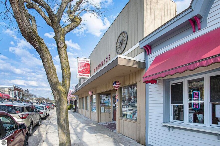 310 Main St, Frankfort, MI à vendre - Photo de l’immeuble – Image 2 sur 26