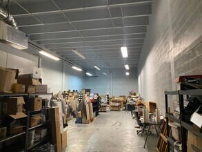 3673 Exchange Ave, Naples, FL à louer Photo intérieure– Image 2 sur 6