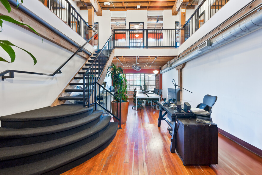 6161 Santa Monica Blvd, Los Angeles, CA à louer - Photo de l’immeuble – Image 2 sur 17