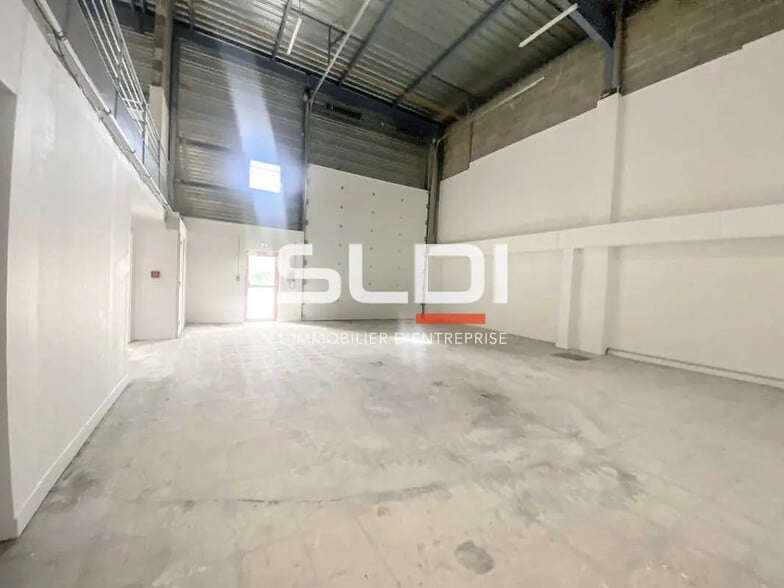 Local d’activités dans Genas à louer - Photo intérieure – Image 3 sur 9