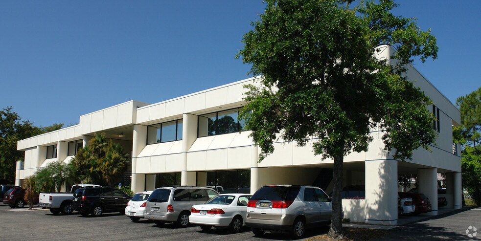 43 Barkley Cir, Fort Myers, FL à louer - Photo principale – Image 1 sur 13