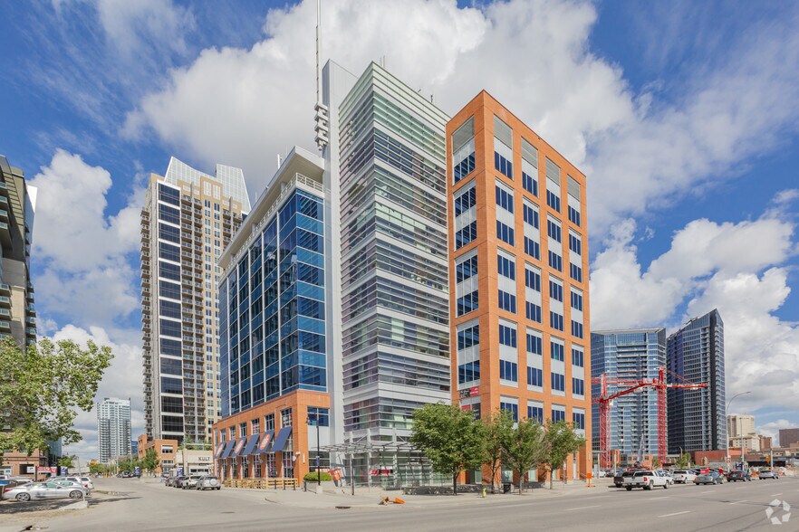 1331-1337 Macleod Trl SE, Calgary, AB à louer - Photo de l’immeuble – Image 3 sur 10
