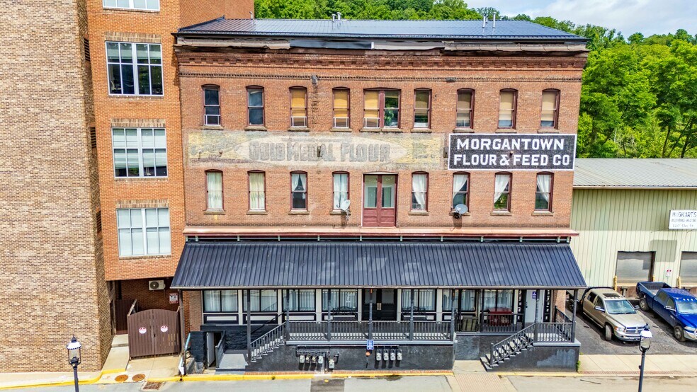 156 Clay St, Morgantown, WV à vendre - Photo de l’immeuble – Image 1 sur 19