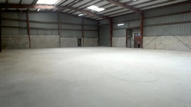 Local d’activités dans Aubagne à louer Photo intérieure– Image 2 sur 9