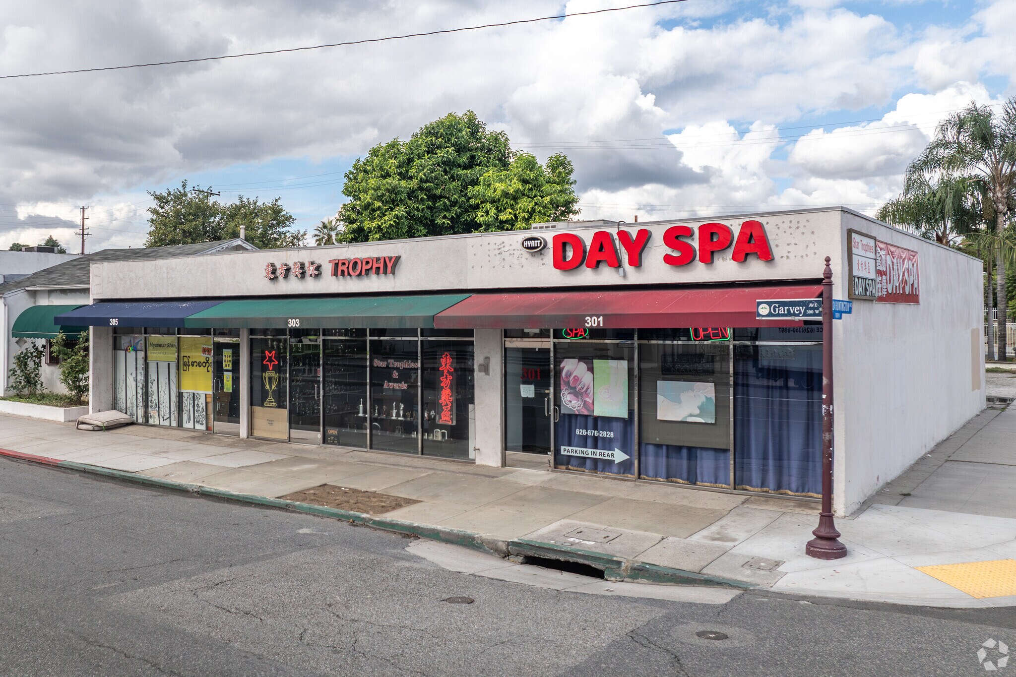 305 W Garvey Ave, Monterey Park, CA à louer Photo principale– Image 1 sur 6