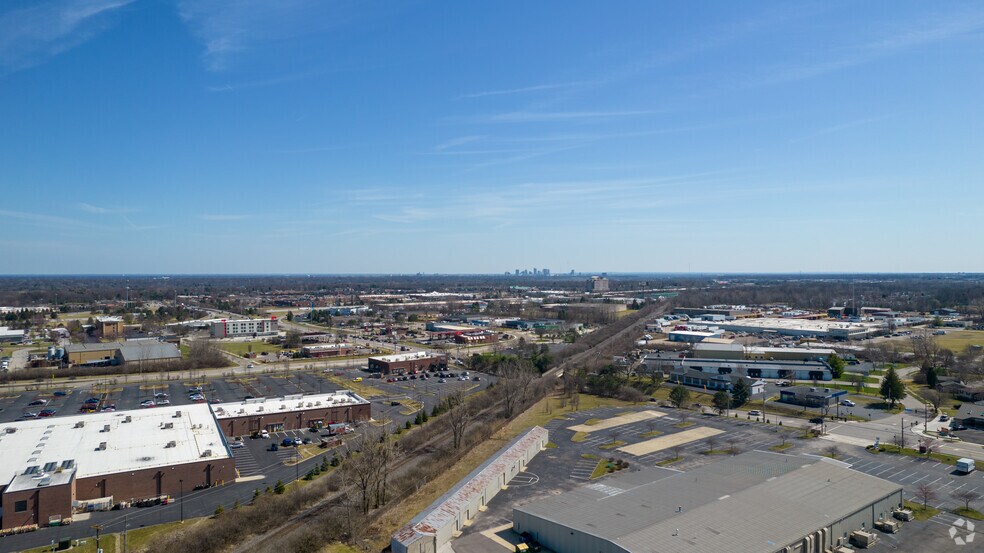 3974 Brown Park Dr, Hilliard, OH à louer - Photo de l’immeuble – Image 3 sur 7