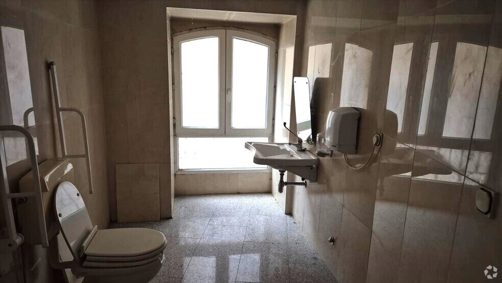 View Photo