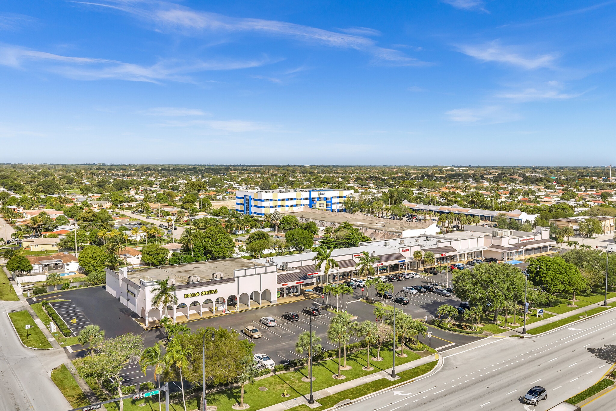 4455-4485 N State Road 7, Lauderdale Lakes, FL à louer Photo principale– Image 1 sur 19