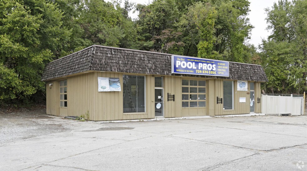 6781 Lincoln Hwy, Jeannette, PA à louer - Photo de l’immeuble – Image 3 sur 3