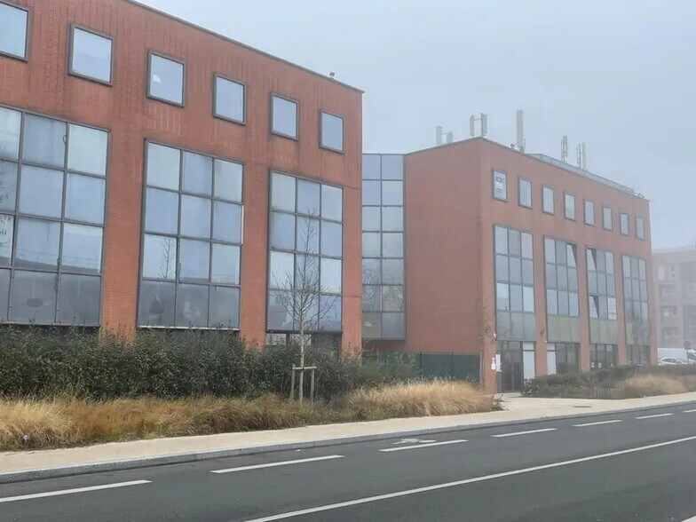 Bureau dans Cergy à louer - Photo de l’immeuble – Image 3 sur 9