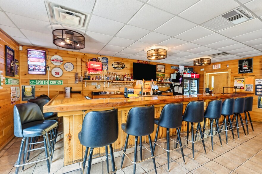 W7916 Hwy 70, Spooner, WI à vendre - Photo de l’immeuble – Image 3 sur 11