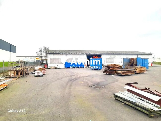 Plus de détails pour Industriel/Logistique à louer