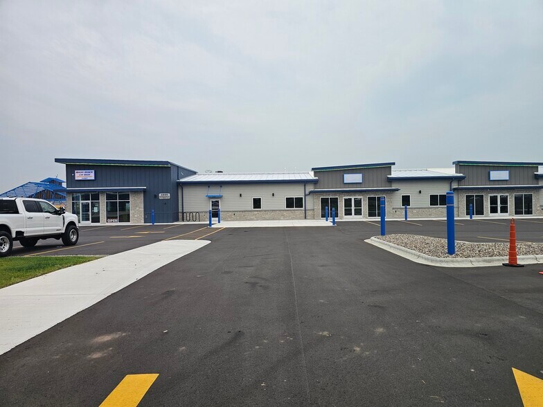 4999 Founders Ter, Hobart, WI à louer - Photo principale – Image 1 sur 1