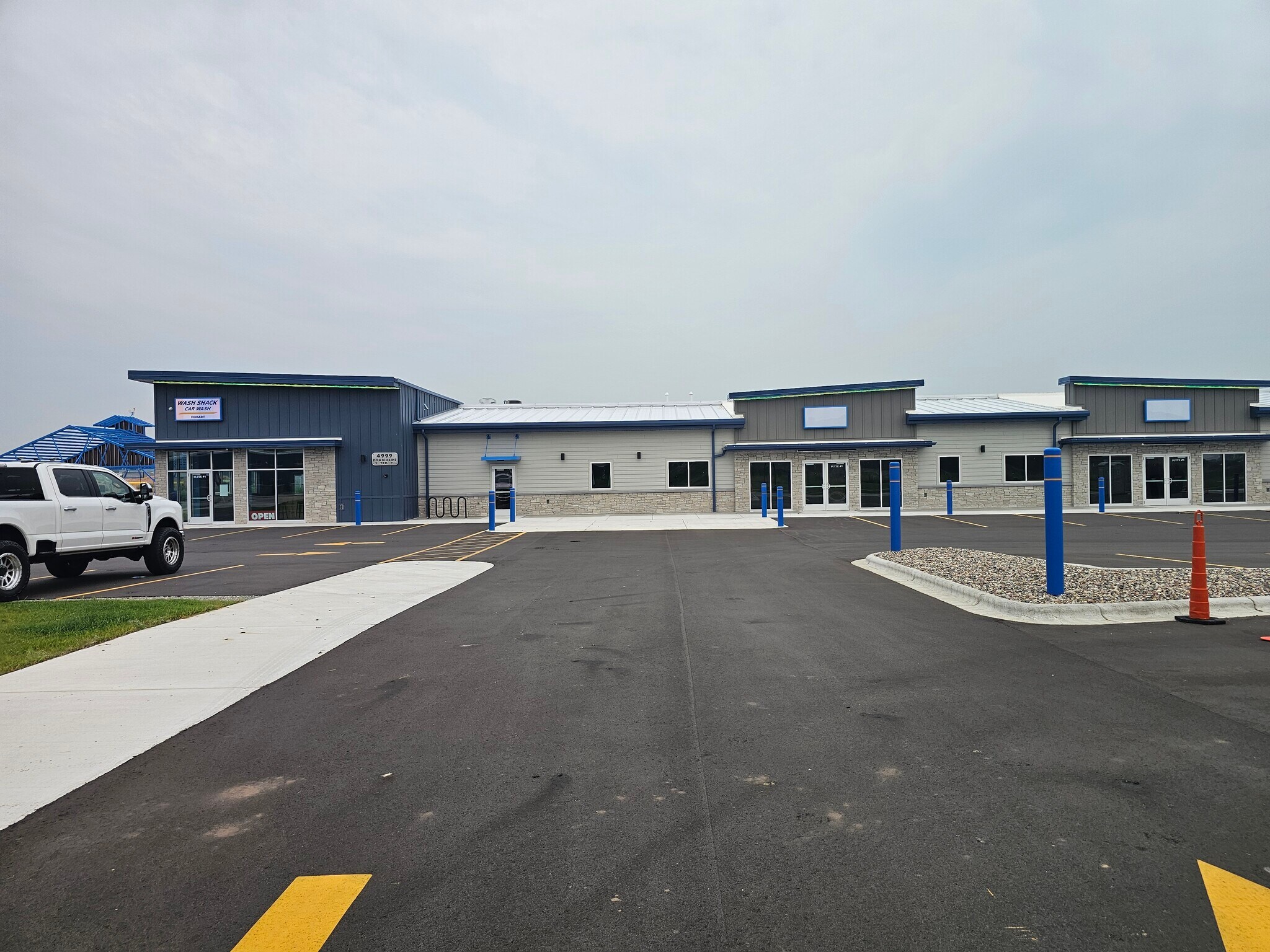 4999 Founders Ter, Hobart, WI à louer Photo principale– Image 1 sur 2