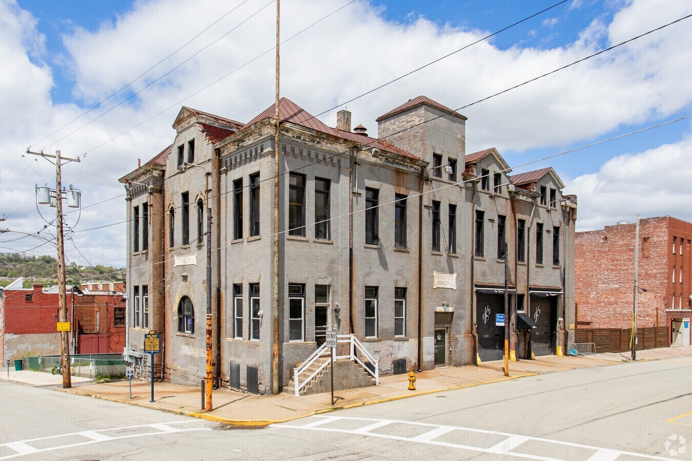 205 E 9th Ave, Homestead, PA à louer Photo intérieure– Image 1 sur 9