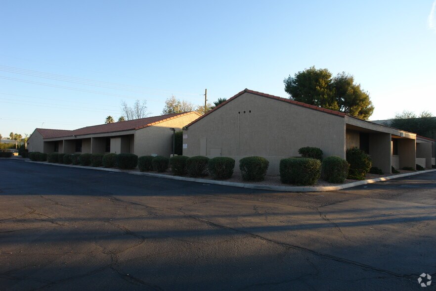 2131 E Broadway Rd, Tempe, AZ à louer - Photo principale – Image 1 sur 5