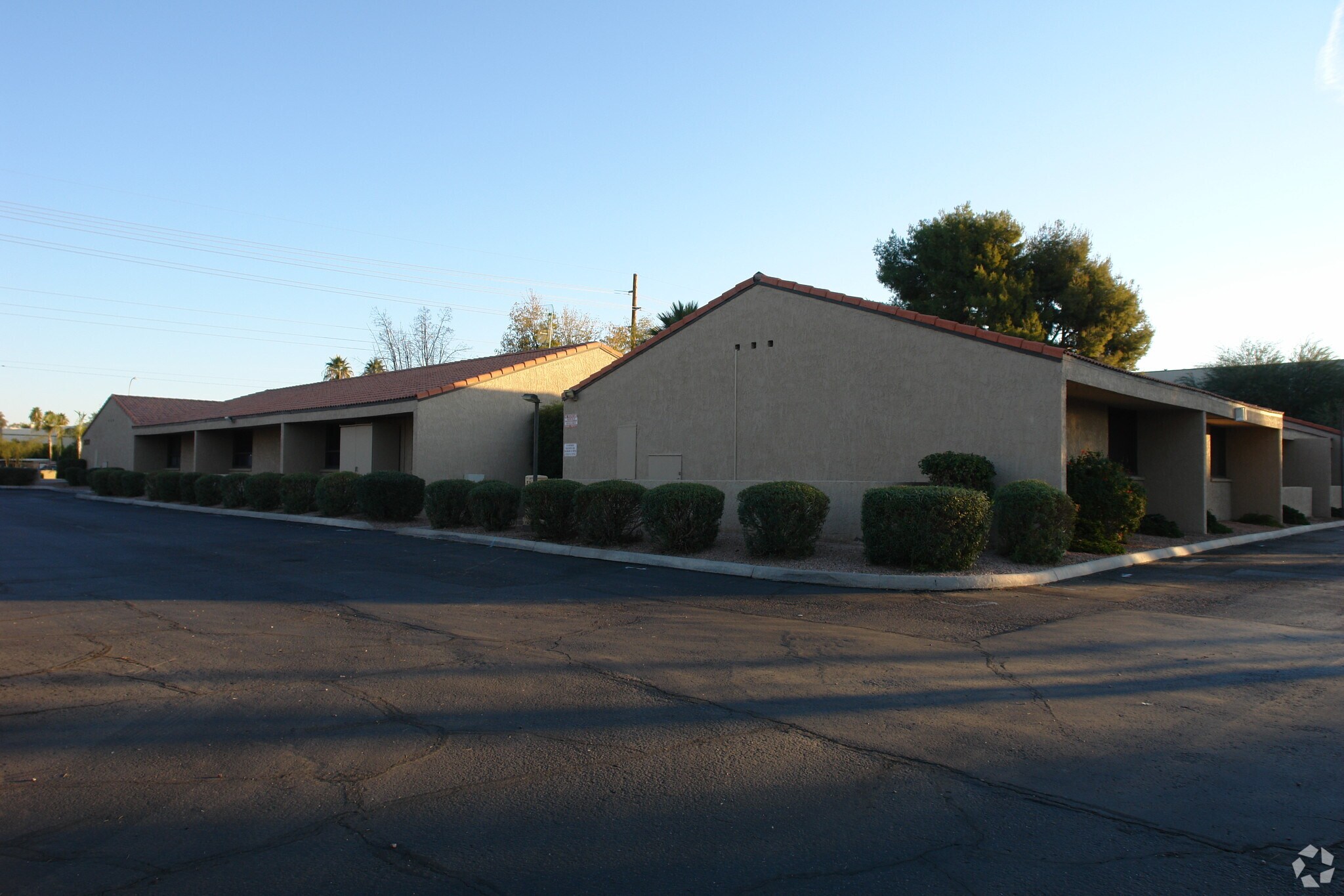 2131 E Broadway Rd, Tempe, AZ à louer Photo principale– Image 1 sur 6