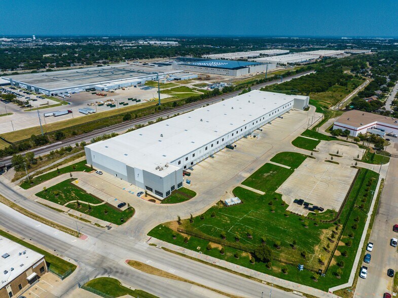 540 S Town East Blvd, Mesquite, TX à louer - Photo de l’immeuble – Image 3 sur 11