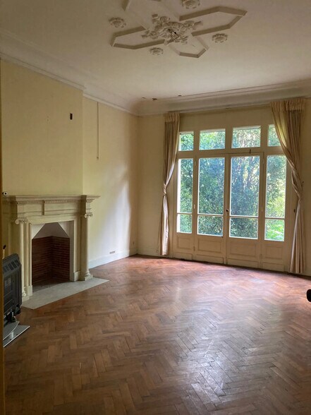 Bureau dans Bordeaux à vendre - Photo de l’immeuble – Image 1 sur 23