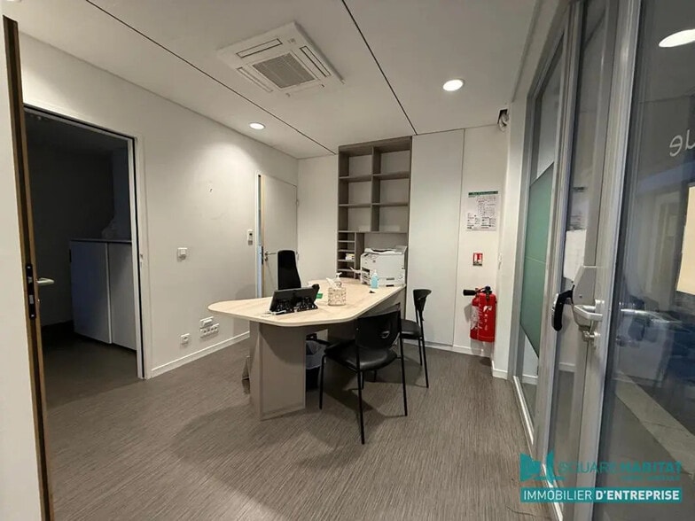 Bureau dans Saint-Cyr-sur-Loire à vendre - Photo de l’immeuble – Image 2 sur 5