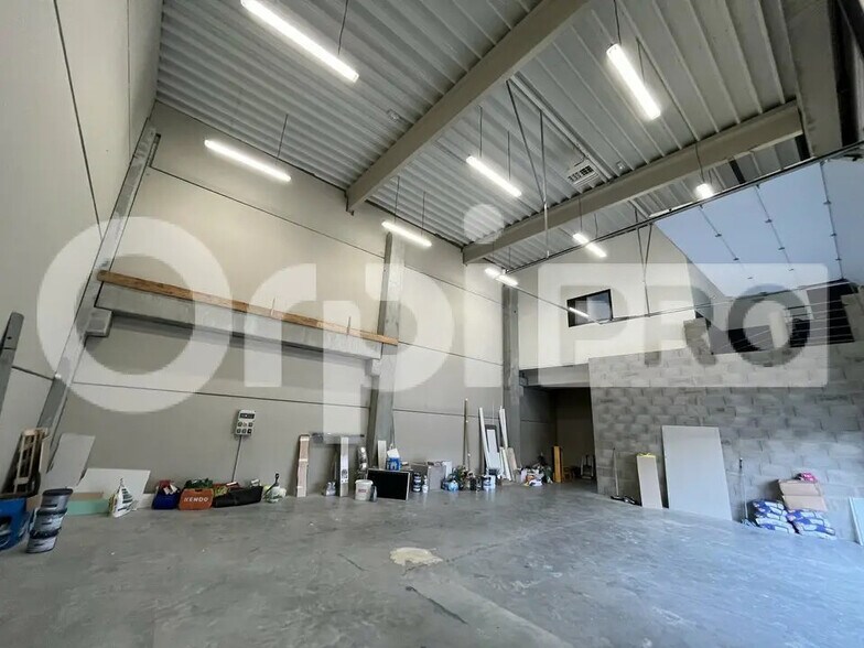 Local d’activités dans Saint-Quentin-Fallavier à louer - Photo de l’immeuble – Image 2 sur 12
