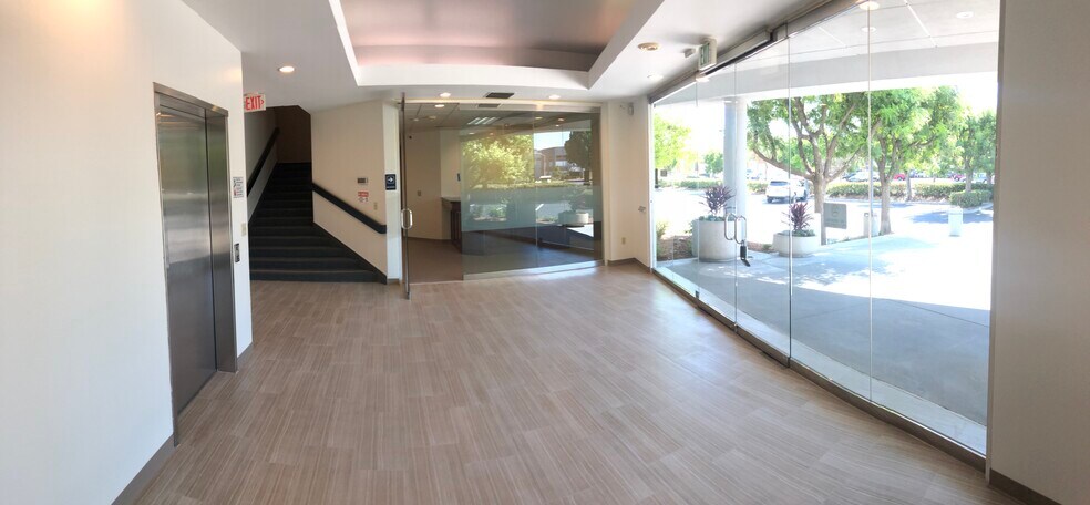 4351 Latham St, Riverside, CA à louer - Photo intérieure – Image 2 sur 7
