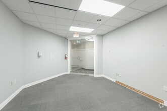 5500 N Service Rd, Burlington, ON à louer Photo intérieure– Image 2 sur 9