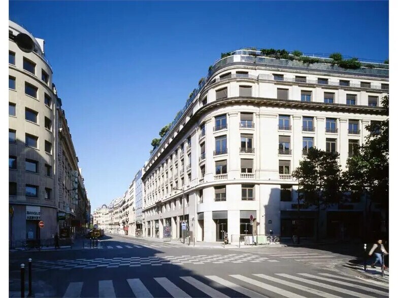 40-44 Rue La Boétie, Paris à louer - Photo de l’immeuble – Image 2 sur 9