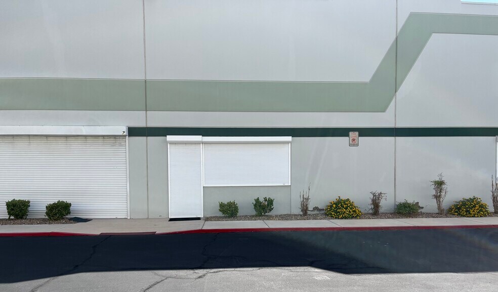 5967 Harrison Dr, Las Vegas, NV à vendre - Photo de l’immeuble – Image 1 sur 17