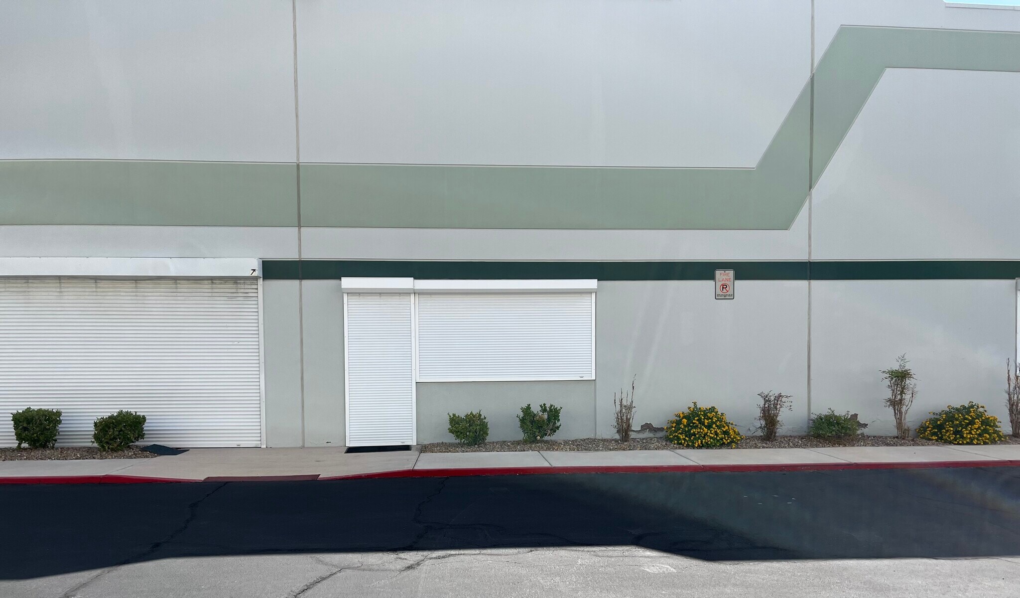 5967 Harrison Dr, Las Vegas, NV à vendre Photo de l’immeuble– Image 1 sur 18