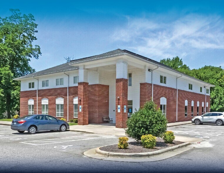 417 Vance St, Clinton, NC à vendre - Photo de l’immeuble – Image 1 sur 11