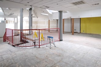 125 E Jericho Tpke, Huntington Station, NY à louer Photo intérieure– Image 2 sur 7