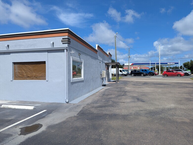 7940 Grand Blvd, Port Richey, FL à vendre - Photo de l’immeuble – Image 3 sur 19