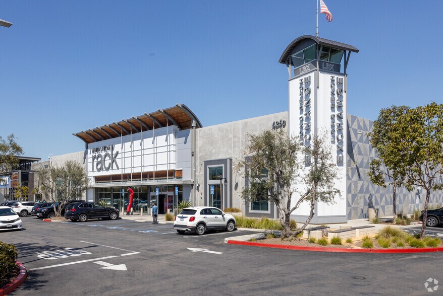 4100-4250 Carson St, Long Beach, CA à louer - Photo principale – Image 1 sur 9