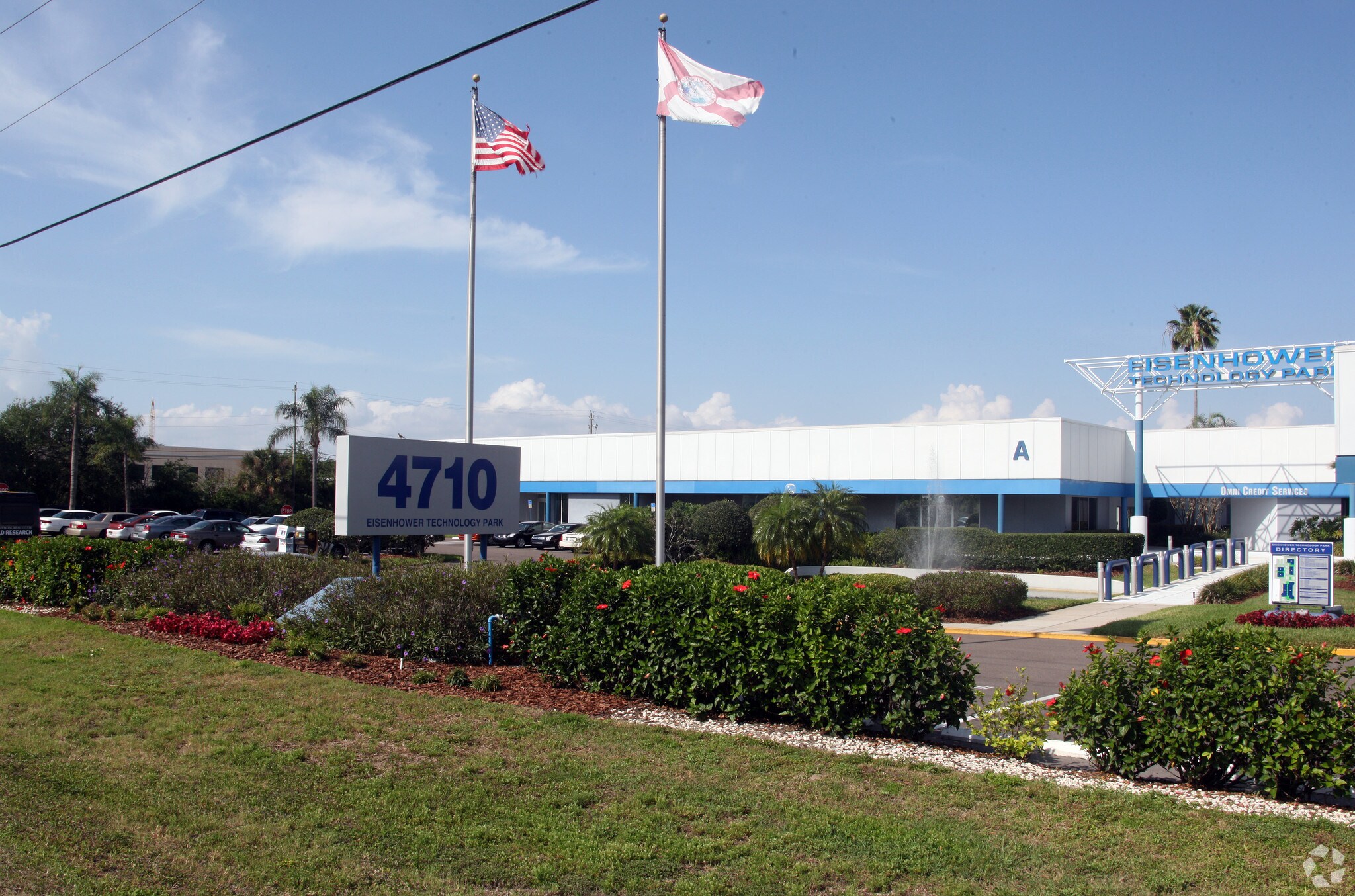 4710 Eisenhower Blvd, Tampa, FL à louer Photo principale– Image 1 sur 3