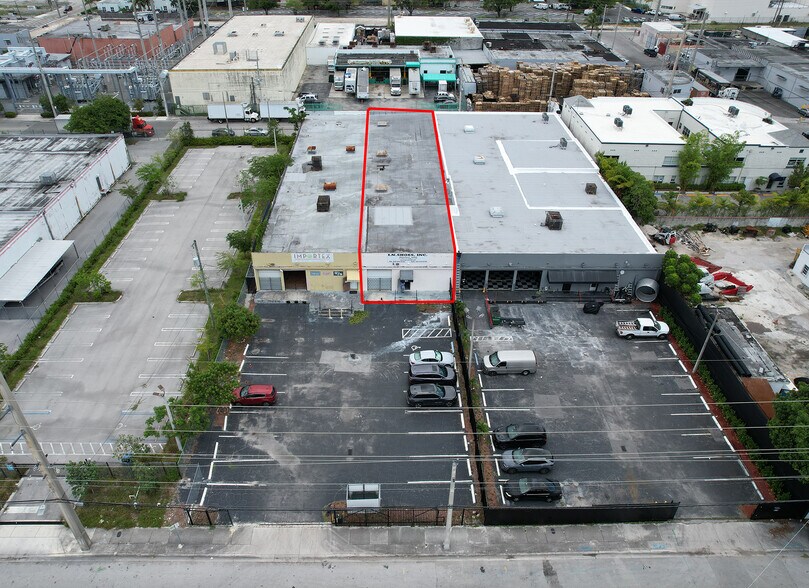 829-833 NW 21st St, Miami, FL à louer - Photo de l’immeuble – Image 2 sur 6