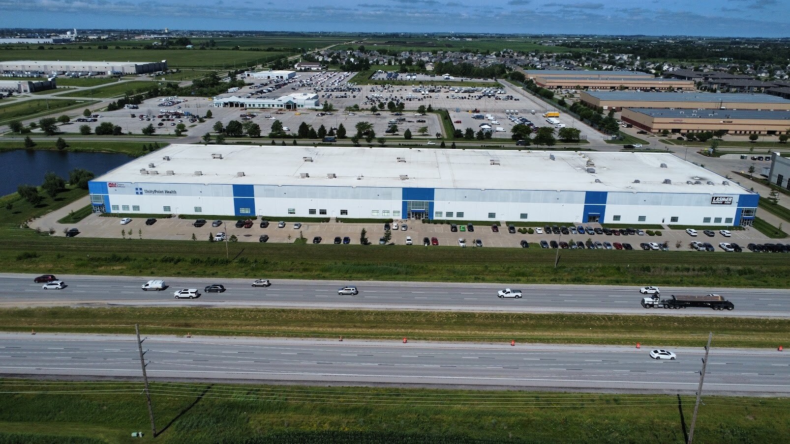 1601 SE Gateway Dr, Grimes, IA à louer Photo de l’immeuble– Image 1 sur 6